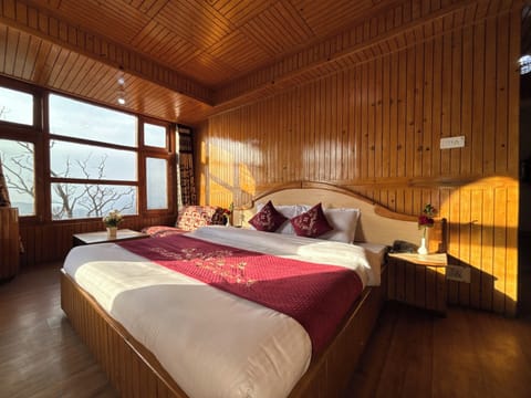 Superior Quadruple Room, Mountain View | Desk, laptop workspace, free WiFi, bed sheets