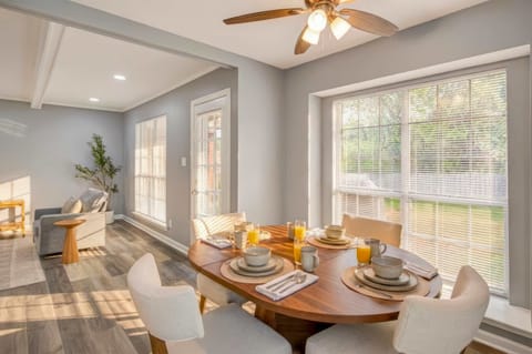 House | 4 bedrooms, Internet