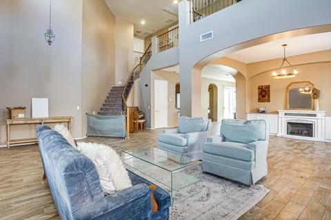 House (5 Bedrooms) | Interior