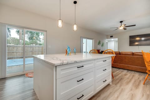 House (5 Bedrooms) | Interior