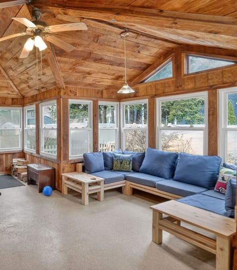 House, 2 Bedrooms | Living area | Smart TV