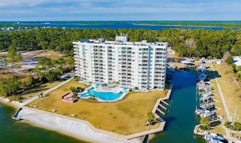Condo, 2 Bedrooms | Exterior