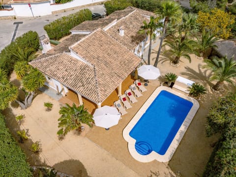 Villa & Pool