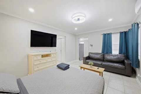 Bedroom Sitting