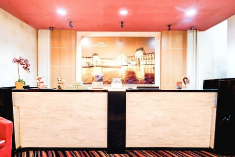 Entrance / Reception