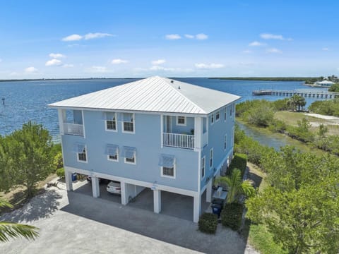Spacious coastal retreat with panoramic ocean views