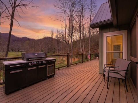 Golden hour grilling. Cook your favorite meals on the professional-grade outdoor kitchen while the sunset paints the sky.