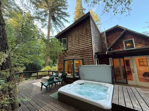 Grove River Lodge