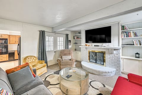 South Bend Vacation Rental | 6BR | 2.5BA | 3,200 Sq Ft