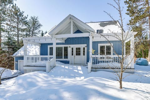 Thompsonville Vacation Rental | 4BR | 3BA | 2,800 Sq Ft | 4 Steps to Enter