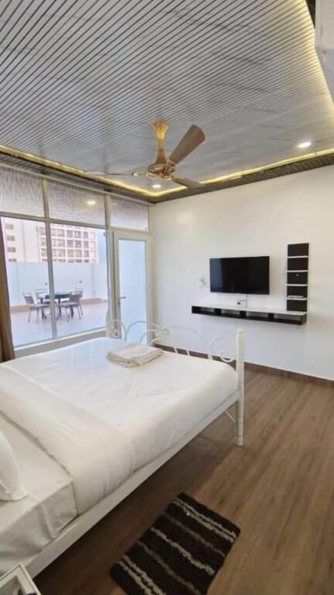 Superior Double Room, Patio | Free WiFi