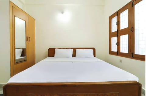 Deluxe Double Room | Hypo-allergenic bedding, desk, free WiFi