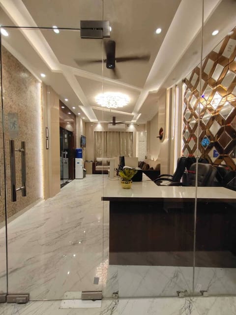 Family Room | Lobby