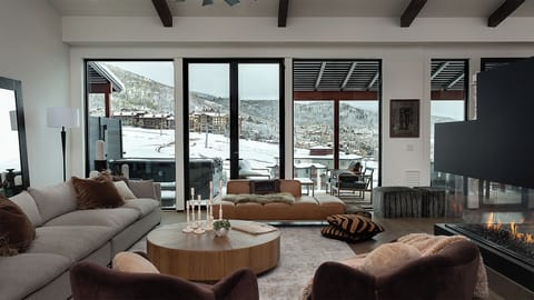 Great Room, Upper Level - Seating area with mountain views