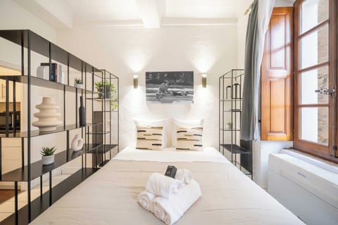 House | 1 bedroom, iron/ironing board, free WiFi, bed sheets