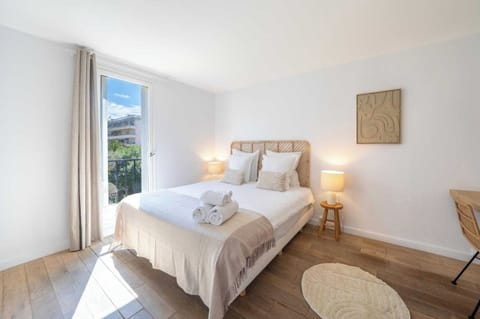 Apartment | 2 bedrooms, laptop workspace, iron/ironing board, bed sheets