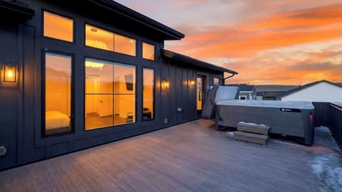 House (6 Bedrooms) | Interior