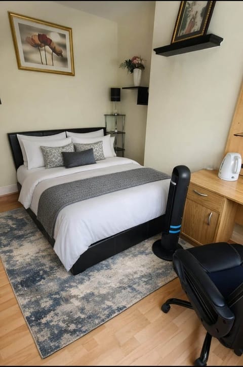 Bright cosy Double room with Boutique Hotel Touches