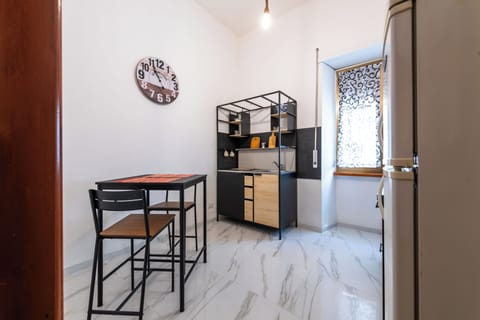 Apartment (1 Bedroom) | Private kitchen | Microwave, stovetop, electric kettle, cookware/dishes/utensils