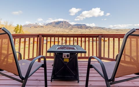 Welcome to Aspen View Retreat- ideally located between Cody and Yellowstone