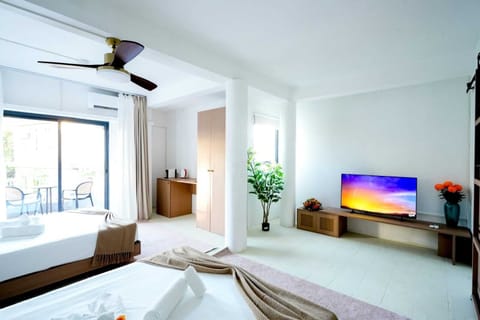 In-room safe, laptop workspace, WiFi (free)