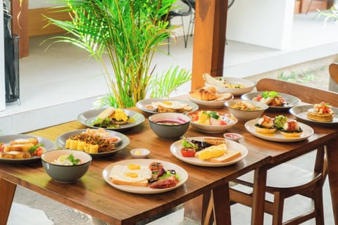 Free daily full breakfast