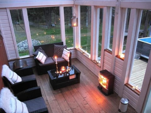 Superior Apartment, 4 Bedrooms, Sauna, Garden View | Living area