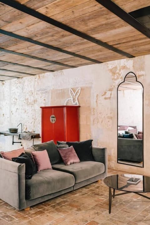 Deluxe Double Room | Living area