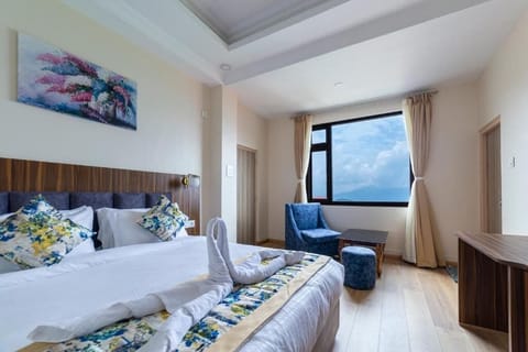 Superior Room, Hill View | WiFi (free)