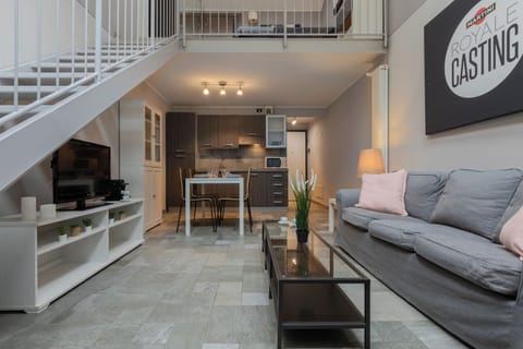 Apartment | Living area | 30-cm TV with digital channels