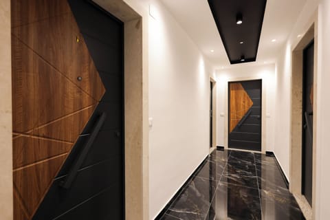 Deluxe Double Room, City View | Interior