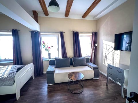 House | 2 bedrooms, individually furnished