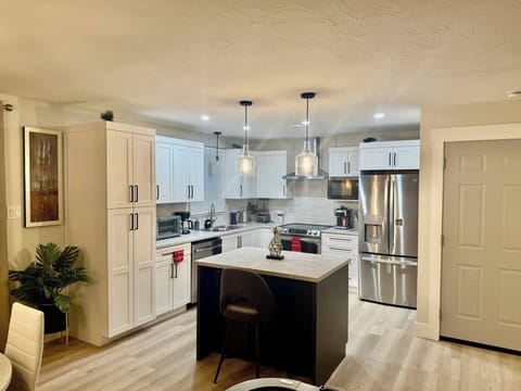 House, 4 Bedrooms, Patio | Private kitchen