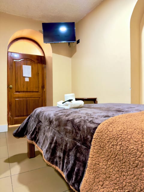 Standard Room, 1 Double Bed, Private Bathroom | Soundproofing, WiFi (free), bed sheets