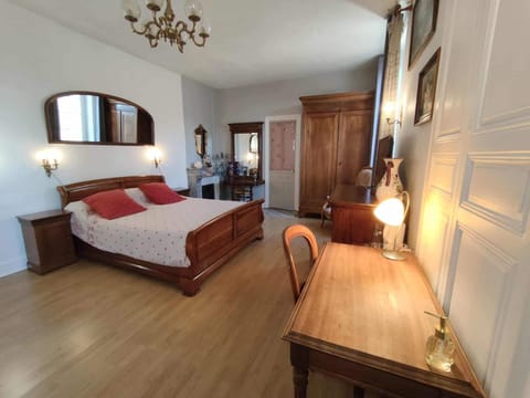 Family Twin Room, Ensuite (La Grenouille Blanche) | Egyptian cotton sheets, premium bedding, down comforters