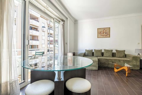 Apartment | Living area
