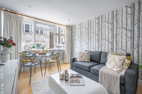 City Apartment, 1 Double Bed with Sofa bed, Non Smoking, City View | Living area | 40-inch Smart TV with satellite channels