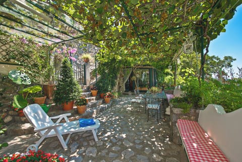 Apartment, 2 Bedrooms, Garden View | Terrace/patio
