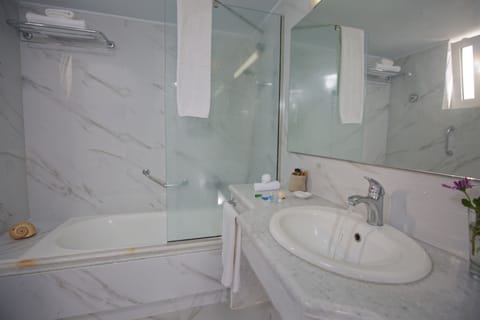 Free toiletries, hair dryer, bathrobes, slippers