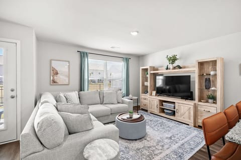 Plenty of space for everyone to gather, relax, & make memories together!