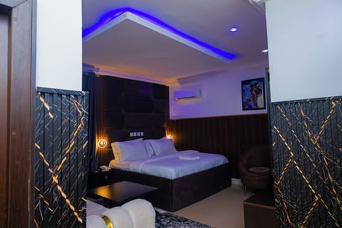 Superior Room | Desk, laptop workspace, WiFi (free)