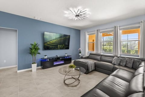 7643 Oakmoss Loop  (1).jpg