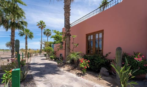 Casa Magic Corner 
AV317 Entrance one bedroom