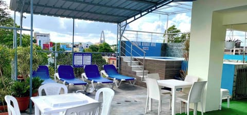 Condo, 1 Bedroom, Hot Tub | Lounge