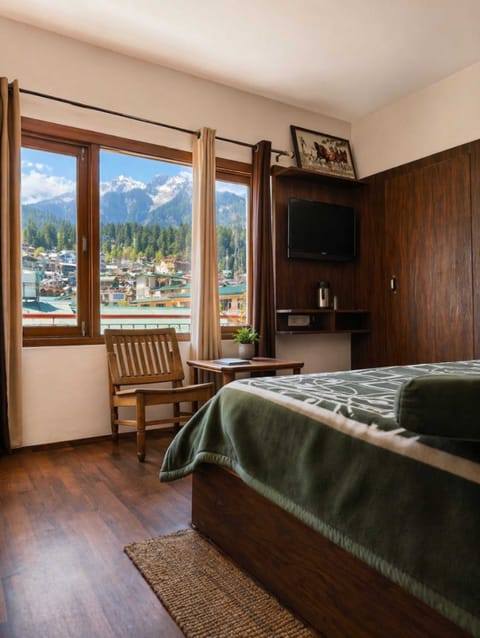 Deluxe Room | Rollaway beds, free WiFi, bed sheets