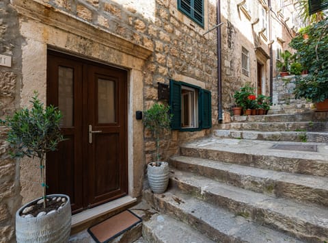 Villa (Three bedroom villa in Old Town) | Exterior