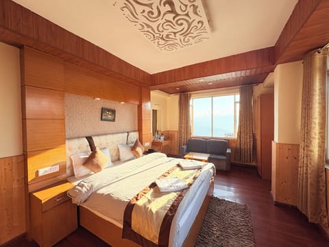 Luxury Double Room, Valley View | Desk, free WiFi
