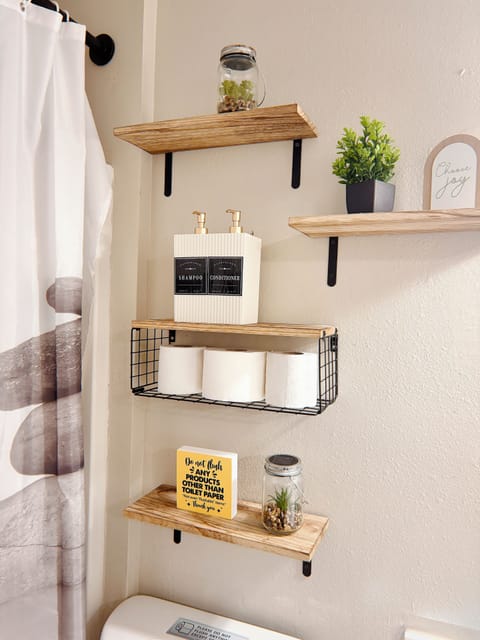 Bathroom amenities