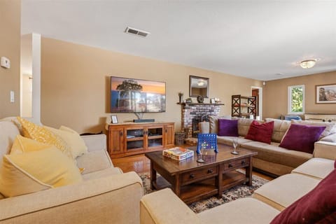 Welcome to Scotty's Treehouse! A Carmel Vacation Home