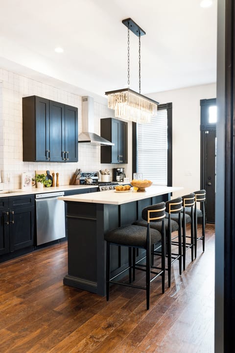 Luxury House, 5 Bedrooms, Non Smoking, Pets Allowed | Private kitchen